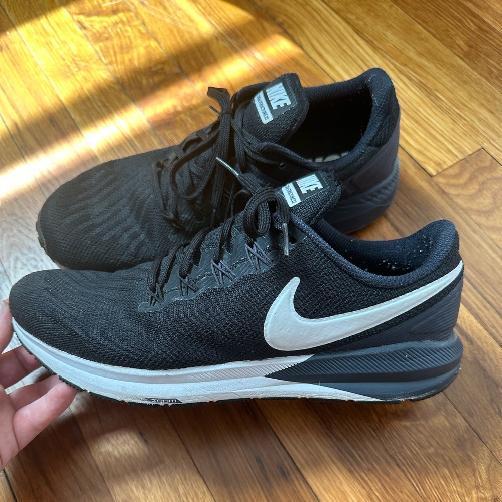Nike Zoom Structure 22